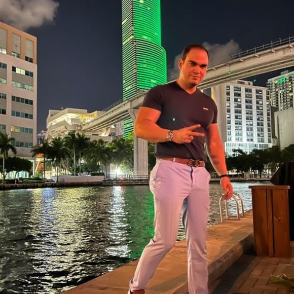 Meet your Posher, Jesus - Picture 1 of 1